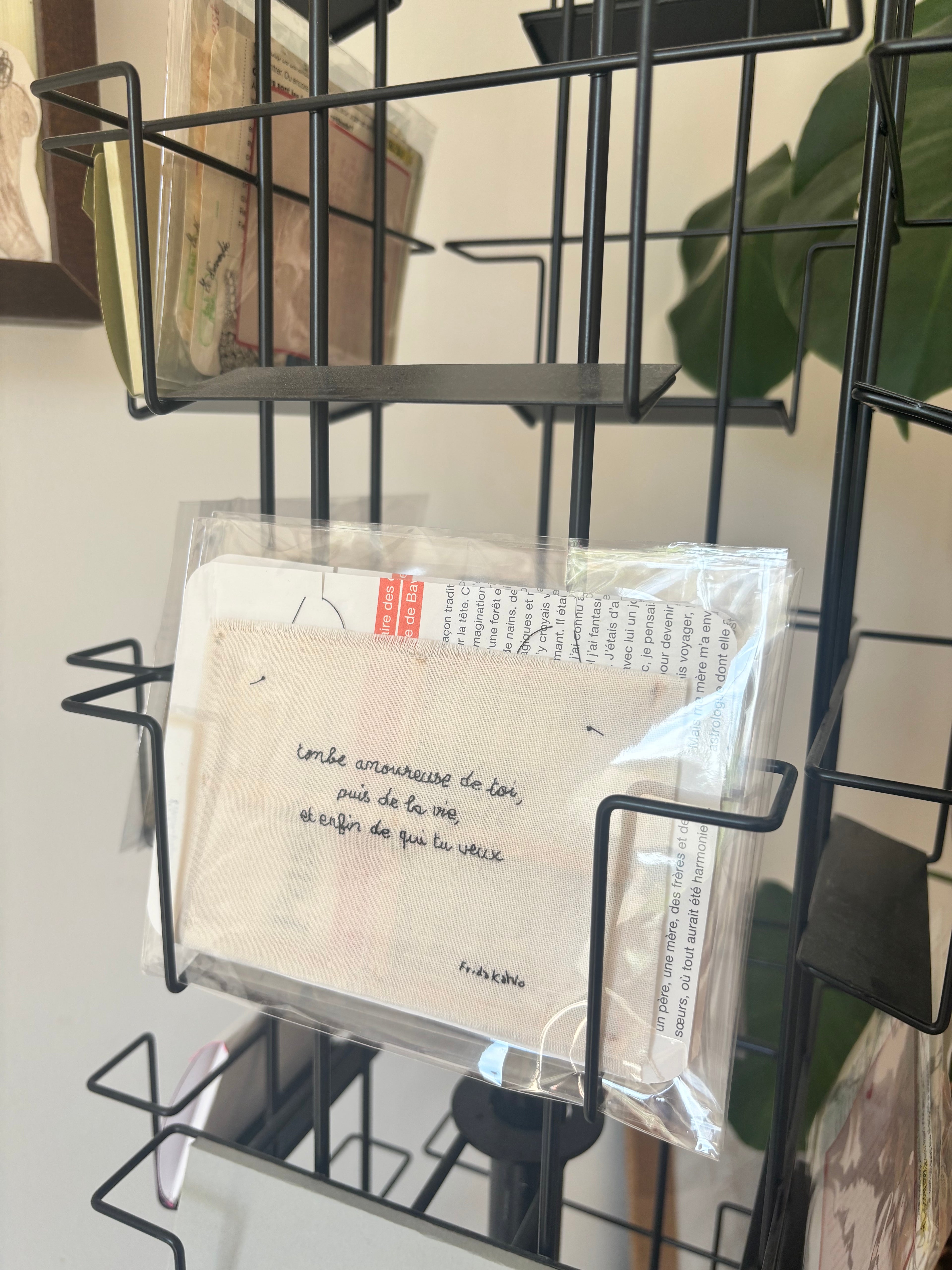 Des cadres qui murmurent des mots à ton âme